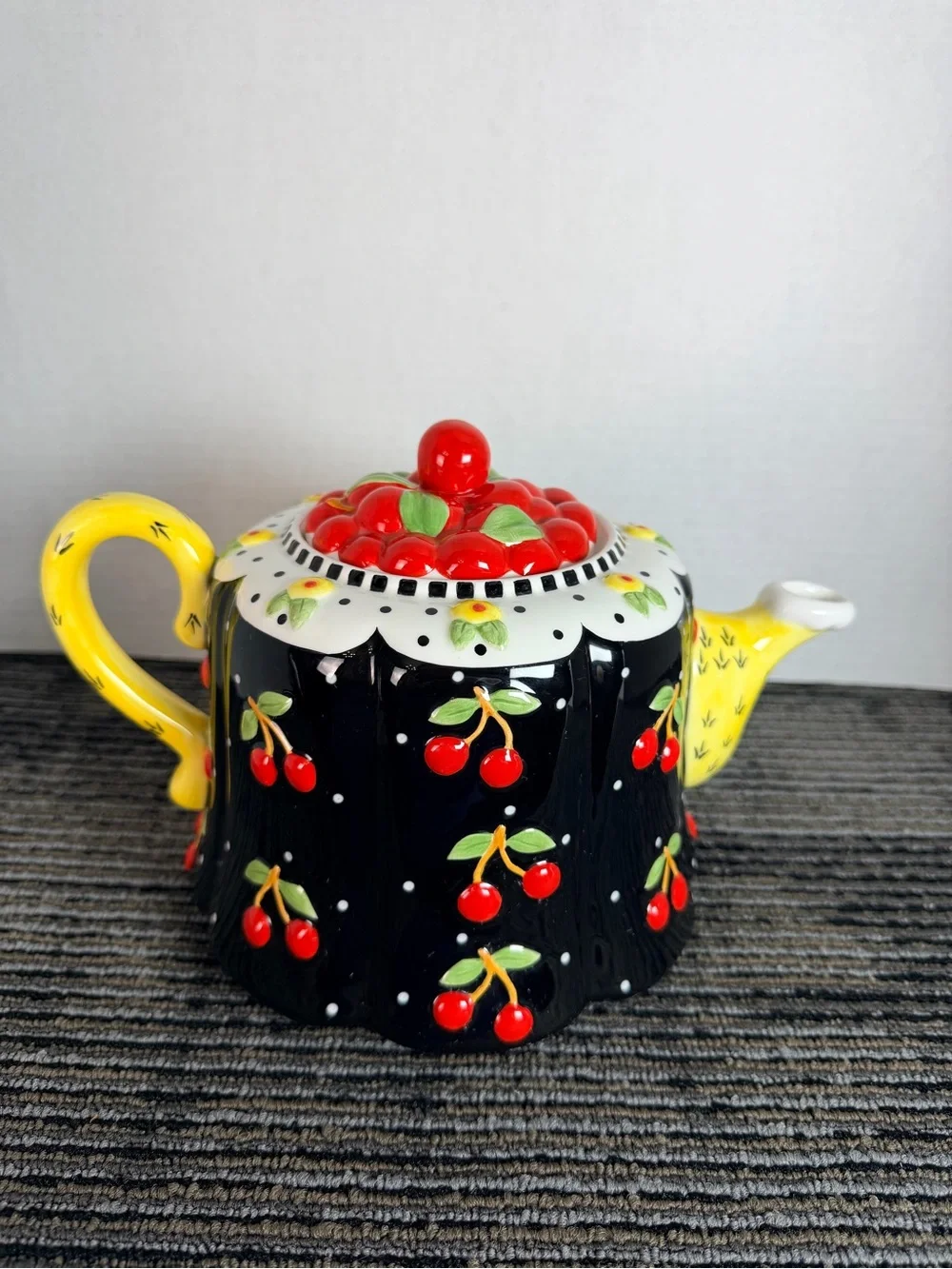 MARY ENGELBREIT CHERRY
TEAPOT - Picture 3 of 13